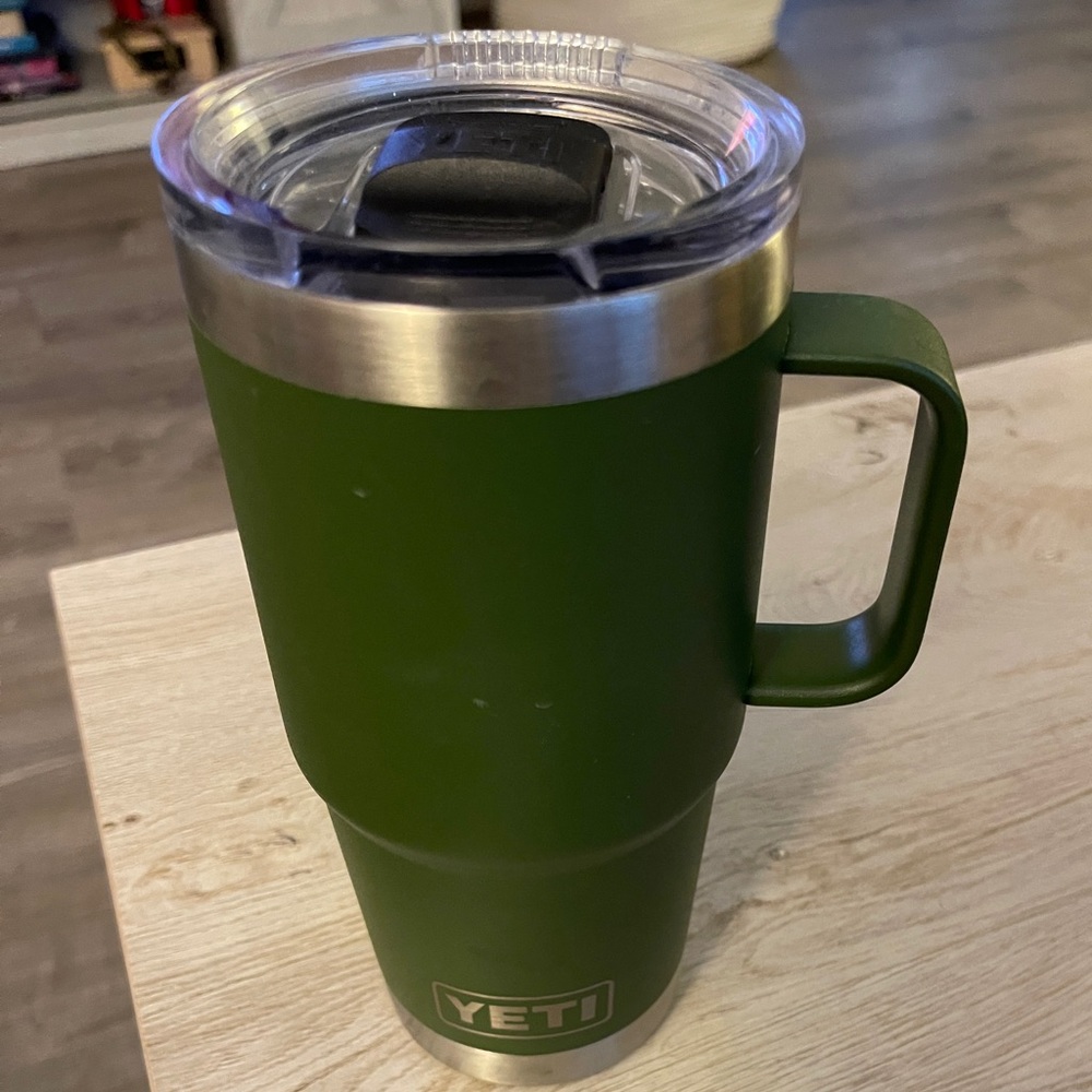 YETI Rambler 20 oz Travel Mug